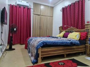 En-suite cosy room with Superfast Wifi and 24hr Electricity